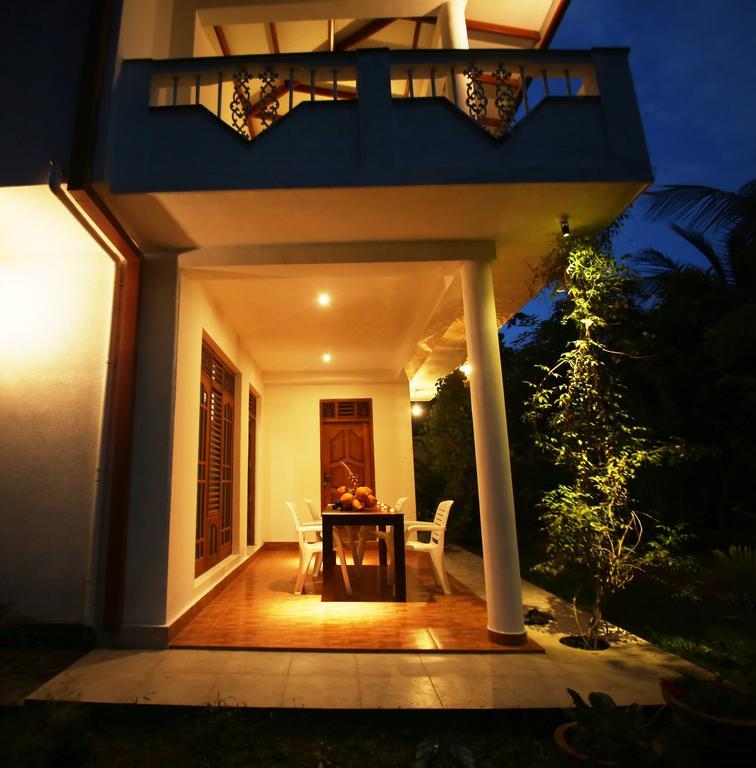 Summer Valley Boutique Villa Unawatuna Esterno foto